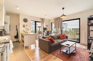 <p><span>Ideally located between Delta and Beaulieu, on the second floor of a recent building, we offer you this beautiful one-bedroom apartment of 65 m² + terraces. It offers: an entrance hall with separate toilet, a large, bright living room with access to the terraces (west-facing), an open-plan kitchen, one bedroom (14 m²) and a bathroom. Laundry room. Cellar. Parking space: €25,000.00. EPC B. This property will charm you with its ideal location and outdoor space. A must-see!</span></p>