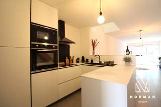 Welkom in de Kerkstraat 8A te Spiere-Helkijn. Deze prachtige nieuwbouwwoning, die kan aangekocht worden aan 6% BTW, bevindt zich in een rustige...