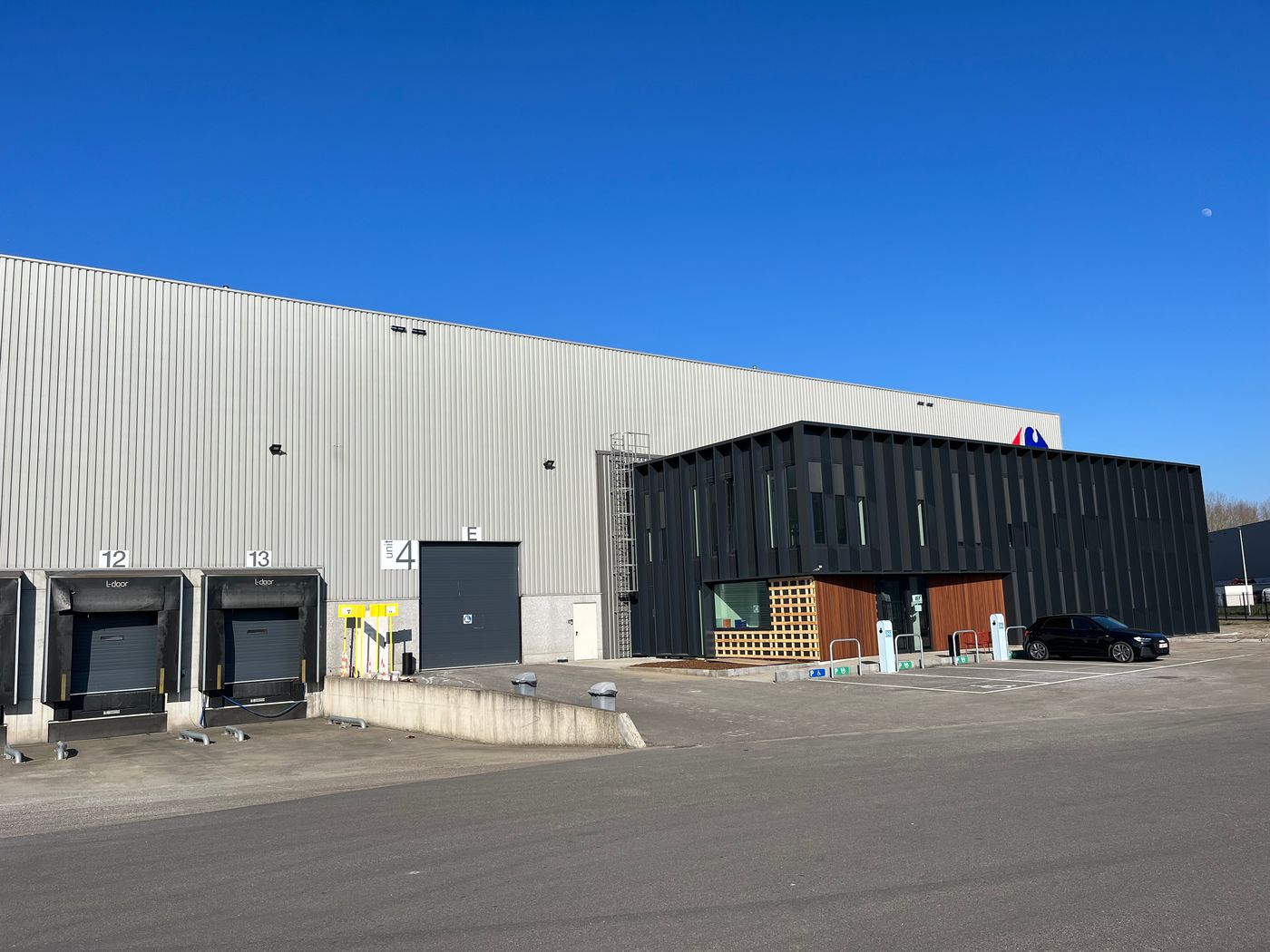 Logistics warehouse of 8,800 m² - 50,000 m² with office NEXT TO the A12 - photo 3