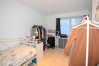 Deze instapklare studio tussen de ring en het centrum, vlakbij de hogeschool "Lessius" te Mechelen bestaat uit een leef/slaap ruimte, keuken en badkamer.<br /><br />Bijkomende kosten per maand komen op 105 euro ( verwarming, water, kosten gemeenschappelijke delen,...)<br /><br />Er is geen lift in het gebouw<br /><br />vrij vanaf 01/05/2026.<br /><br />Meer inlichtingen of een bezoek via info@immovos.be <br /><br /> 