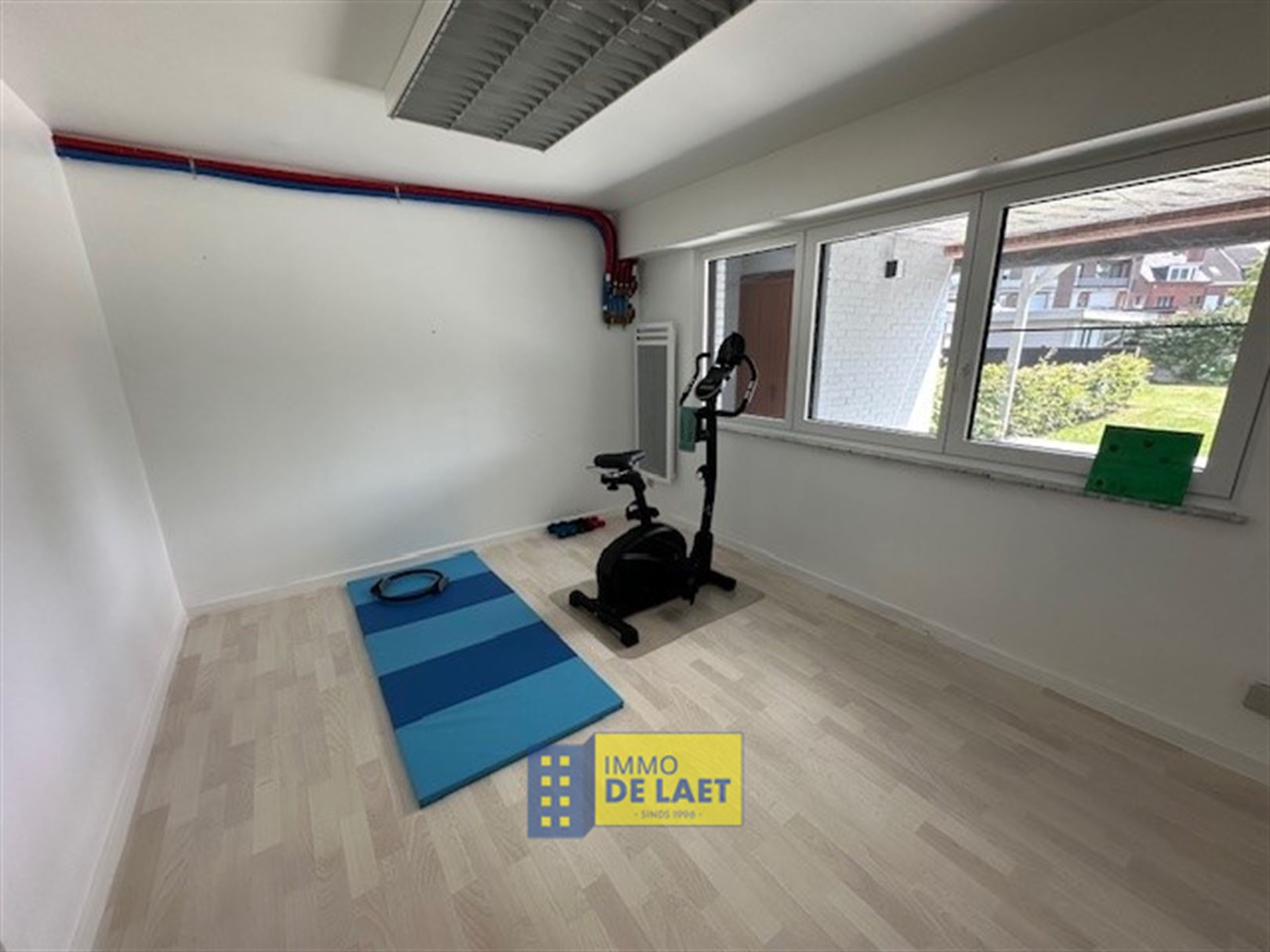 Woning met 3 slaapkamers, garage en mooie zonnige tuin - foto 3