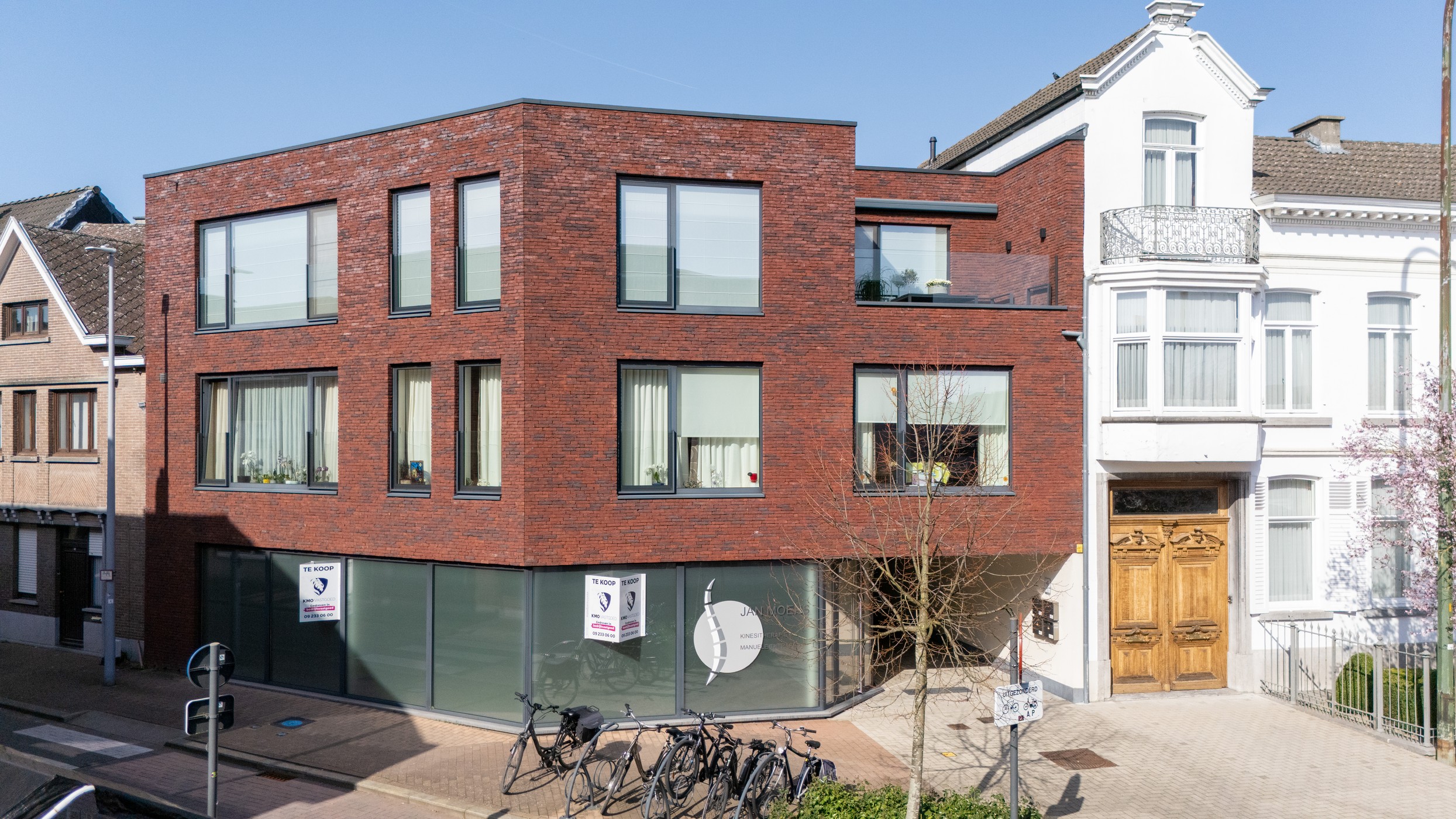 Ruim gelijkvloers handelspand op commerciële ligging in Zele - foto 1