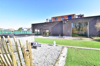 MULTIFUNCTIONEEL BEDRIJFSPAND IN HAMME INSTAPKLAAR.Dit ruime bedrijfspand is ideaal voor diverse handelsactiviteiten en ligt op een toplocatie nabij...