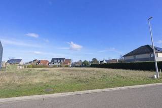  Deze residentiële bouwgrond met een perceeloppervlakte van 16are66ca (OB) is gelegen in een doodlopende straat binnen de Grote Ring van Hasselt...