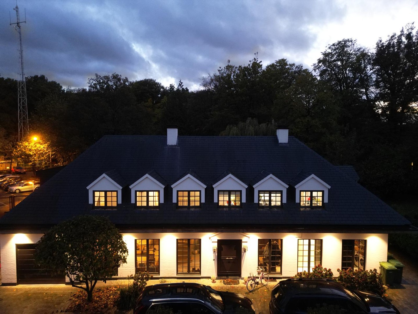 RUIME EXCLUSIEVE VILLA GELEGEN IN DE SCHADUW VAN HET PEERDSBOS - foto 2