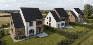Op zoek naar een zeer ruime gezinswoning met tal van mogelijkheden? Deze prachtige open bebouwing in landelijke stijl combineert tijdloze charme met hedendaags wooncomfort en een doordachte indeling. <br />Via de inkomhal betreedt u de woning en komt u terecht in een uitzonderlijk ruime leefruimte van ca. 57 m². Dankzij de open indeling geniet u hier van een aangename lichtinval en voldoende plaats voor zowel een gezellige zithoek als een ruime eetplaats. Aansluitend vindt u een praktische inpandige garage en een grote berging/wasruimte van bijna 10 m², ideaal voor extra opslagruimte en huishoudelijke voorzieningen. <br />Op de verdieping bevinden zich vier volwaardige slaapkamers met oppervlaktes tussen 12 m² en 19 m². De grootste slaapkamer biedt extra comfort dankzij de aanwezigheid van een zeer ruime dressing. Verder beschikt de woning over twee afzonderlijke toiletten en een badkamer die volledig naar eigen smaak kan worden ingericht, met voldoende ruimte voor zowel een ligbad als een inloopdouche. <br />Een bijkomende troef is de vaste trap naar de tweede verdieping. Deze ruimte (35 m²) biedt nog tal van mogelijkheden en kan volledig naar wens worden afgewerkt als extra slaapkamers, hobbyruimte, bureau, speelkamer of polyvalente zolder. <br />Bovendien wordt de woning aangeboden met de mogelijkheid om deze nog volledig af te werken naar eigen smaak en wensen, conform een uitgebreid lastenboek. Zo krijgt u de unieke kans om materialen, afwerkingen en inrichting mee te bepalen en van deze nieuwbouwwoning écht uw thuis te maken. <br />Deze landelijke nieuwbouwwoning biedt een ideale combinatie van ruimte, comfort en uitbreidingsmogelijkheden, gelegen in een aangename omgeving in Buggenhout. Een unieke kans voor wie op zoek is naar een ruime woning die nog volledig naar eigen smaak verder kan worden afgewerkt. <br />Referentie: 5687