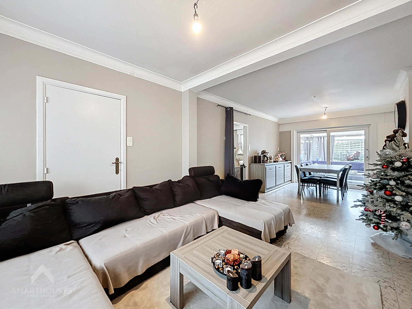 Woning met 3 slaapkamers, garage en 5 parkeerplaatsen - foto 4