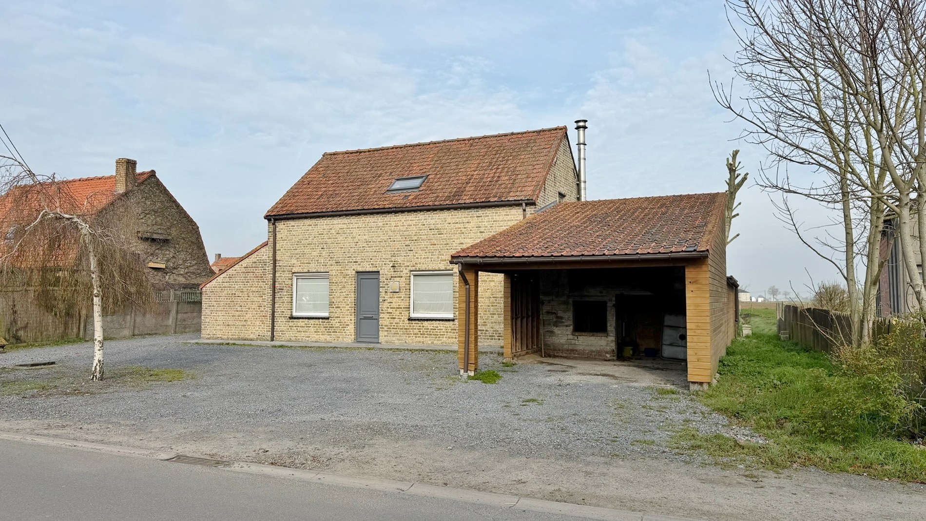 Instapklare woning op ruim perceel (880 m²) met prachtig landelijk uitzicht in Merkem - foto 2