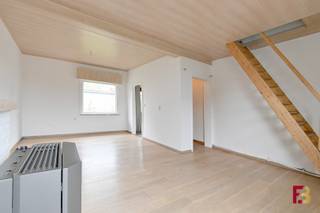 Op een fijne locatie, vlak bij het centrum van Merelbeke, vind je deze charmante halfopen woning met een aangename tuin.Perfect voor wie op zoek is...