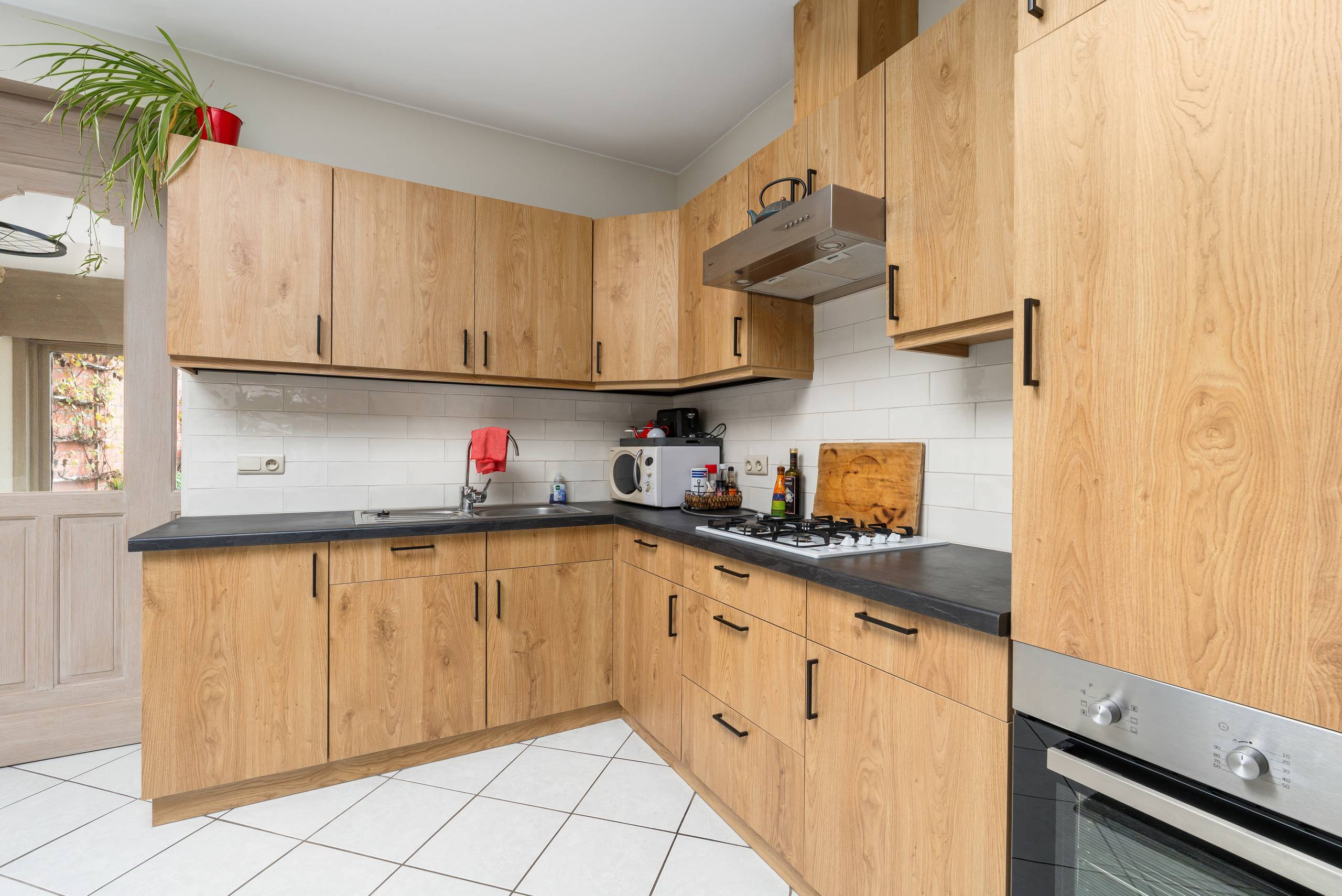 Halfopen woning met veel potentieel te koop in Harelbeke! - foto 5