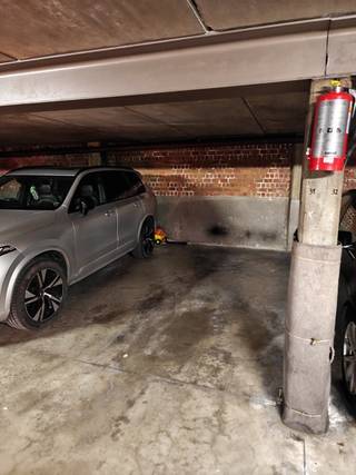 Te huur: Garagestaanplaats – Florent PauwelsleiOp zoek naar een veilige en vlot toegankelijke parkeerplek in een gunstige buurt?Deze ruime...