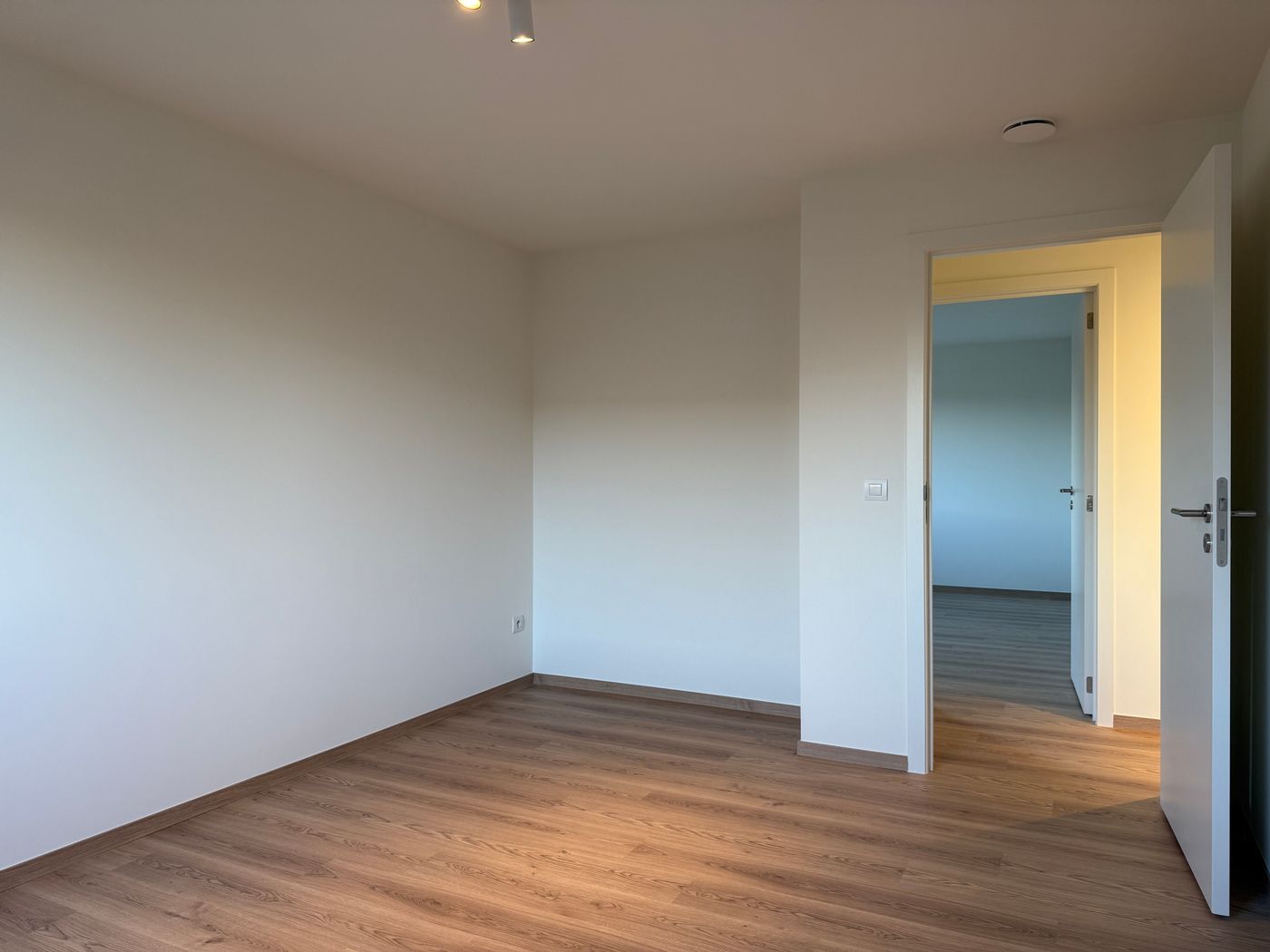 Moderne halfopen nieuwbouwwoning te Sijsele - photo 5