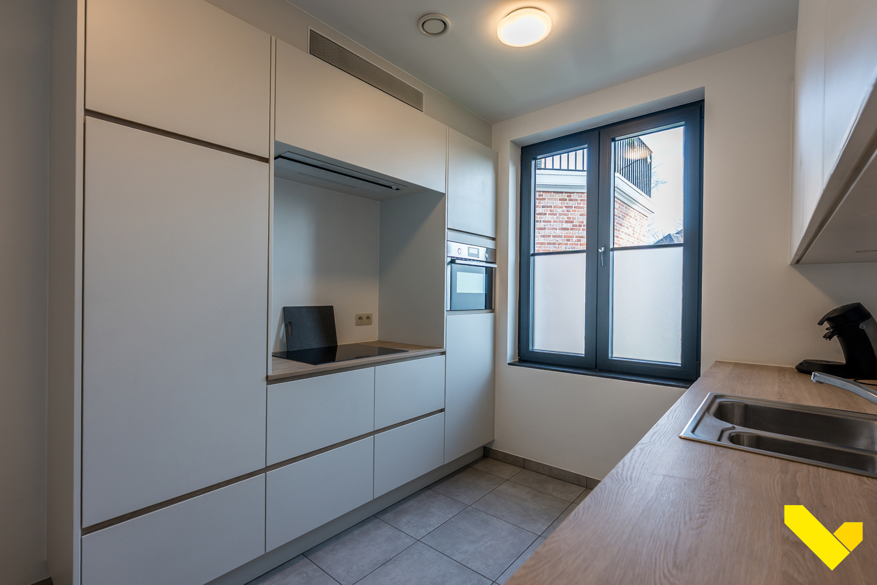 Recent duplex-appartement met 2 autostaanplaatsen. - foto 5