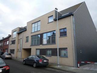 Het gebouw bestaande uit 7 appartementen, 7 garageboxen, 2 bergingen (1 voor fietsen en 1 wordt verhuurd) en een magazijn. Het bestaat eigenlijk uit...