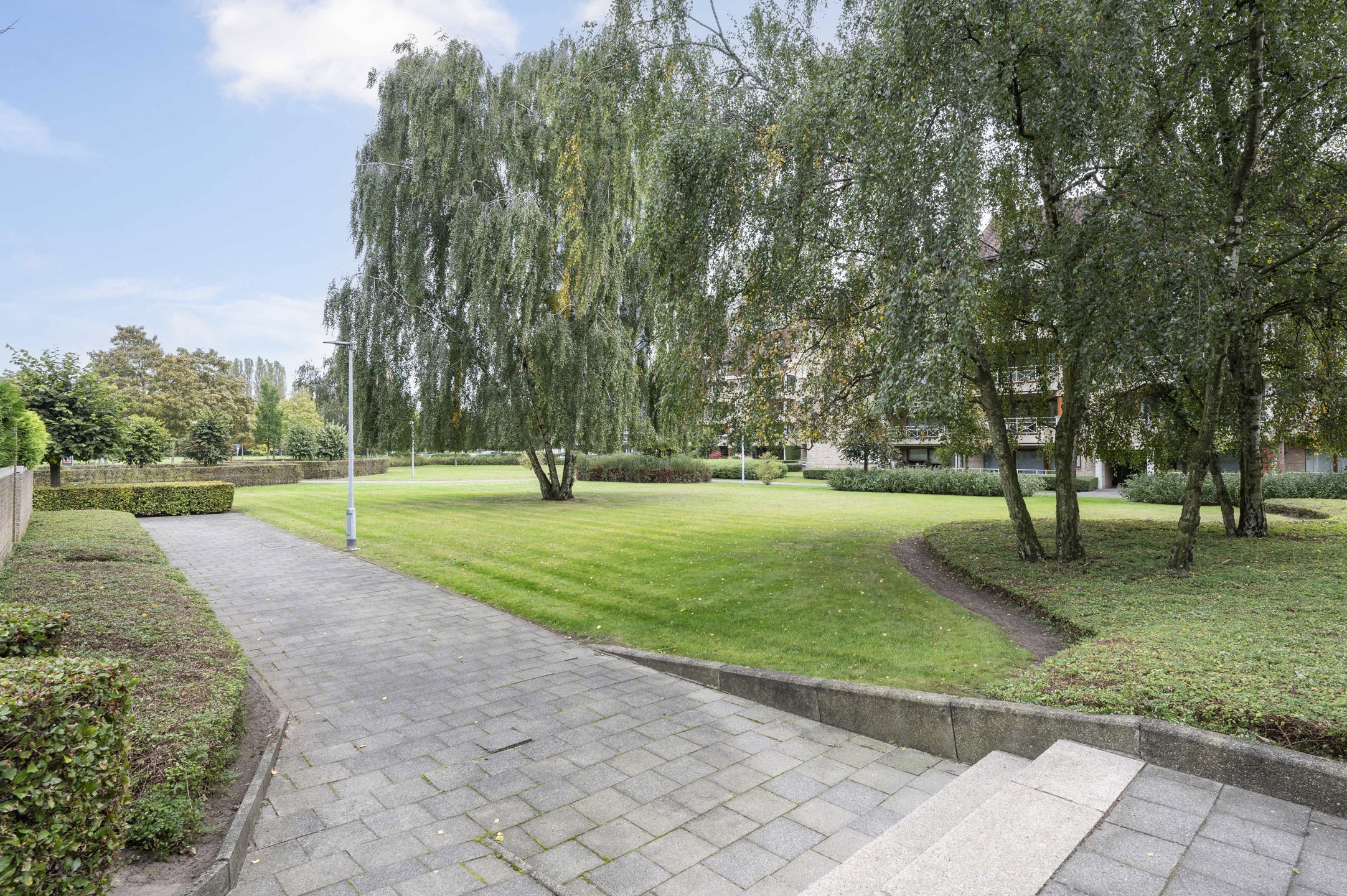 Prachtig gemeubeld appartement op zeer rustig gelegen locatie op Linkeroever.  - foto 2