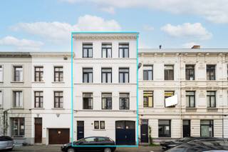 Multifunctionele bel-etage woning op toplocatie in AntwerpenWelkom bij deze unieke bel-etage woning gelegen aan de Bestormingstraat 12, in het...