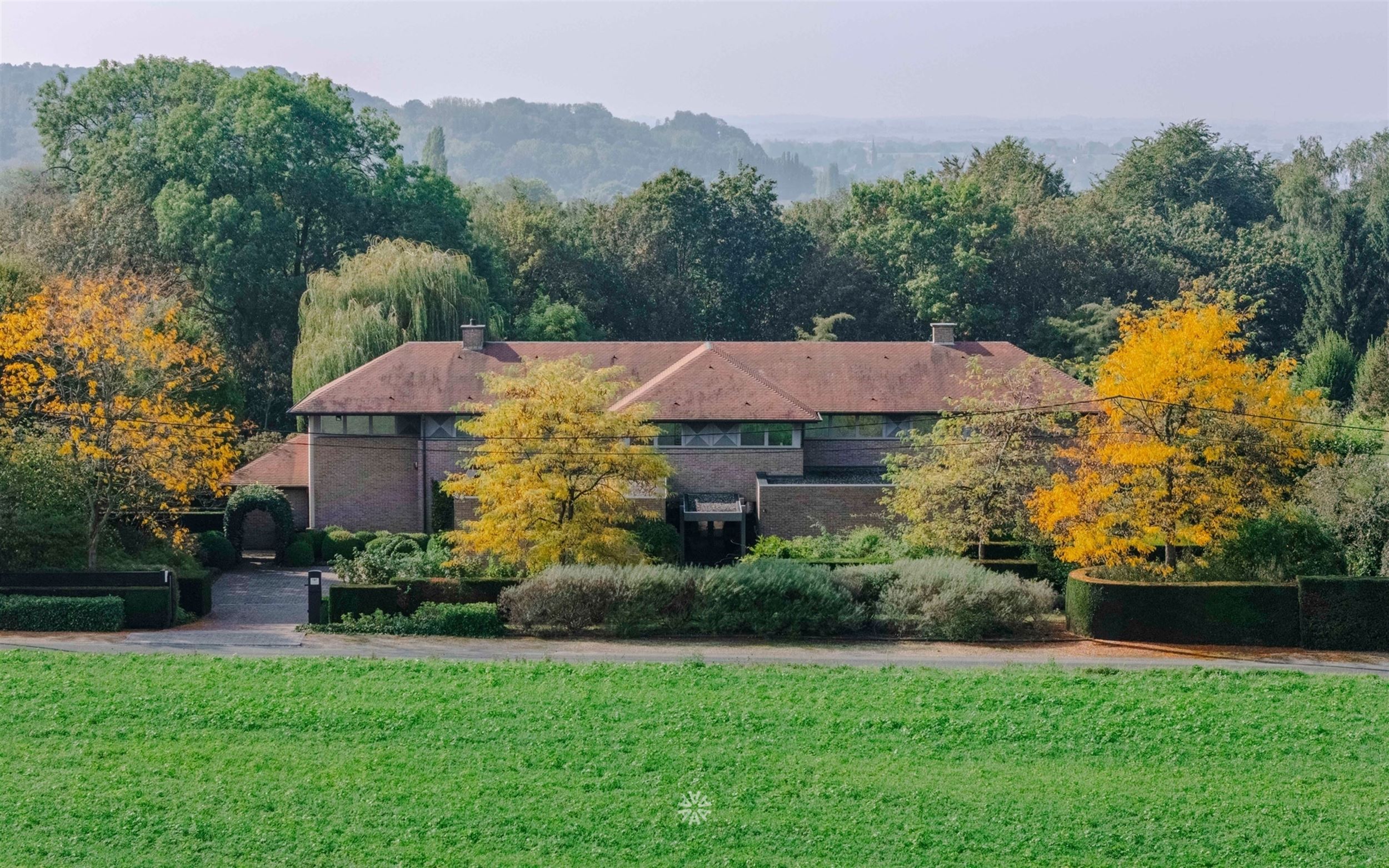Architecturale villa met zwembad op uitzonderlijk privédomein in de Vlaamse Ardennen - foto 4