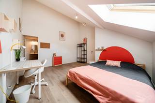 Contact : 071/15.87.87 -> charleroi@weinvest.beWe Invest Charleroi vous présente cette maison entièrement rénovée, idéalement située à Gosselies et...