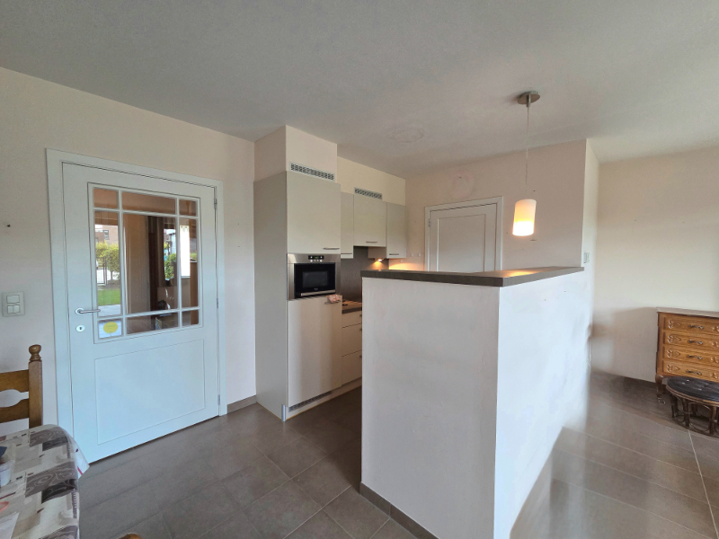 INSTAPKLAAR GELIJKVLOERSAPPARTEMENT MET TUIN EN STAANPLAATS - foto 5