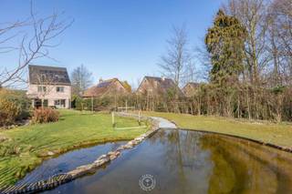 Deze landelijk woning bevindt zich in een rustig doodlopend straatje aan de rand van de stad Sint-Niklaas op een royaal perceel en combineert...
