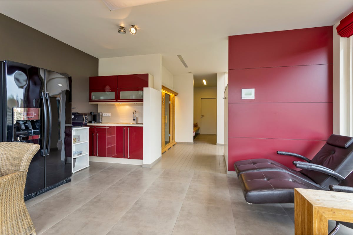 Saunacomplex met zwembad, woonst, én overname in Zwevezele. - foto 4