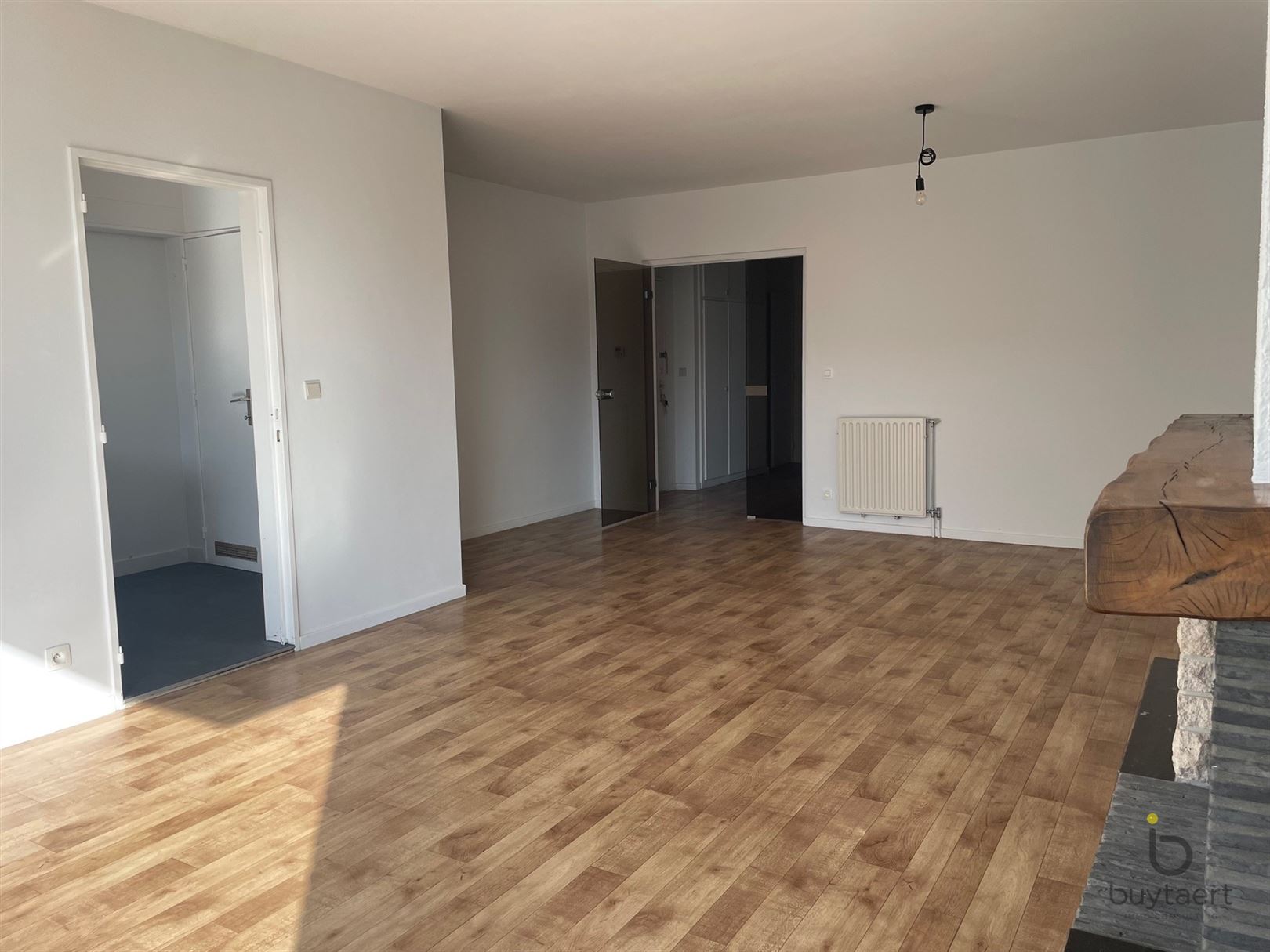 Ideaal gelegen twee (of drie) slaapkamer appartement in het hartje van Brasschaat!  - foto 3