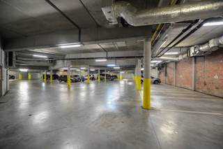 Te huur, ondergrondse autostaanplaats in het centrum van Oudenaarde.Vlak in het CENTRUM van Oudenaarde, onder het welbekende 'Centrum Ronde Van...
