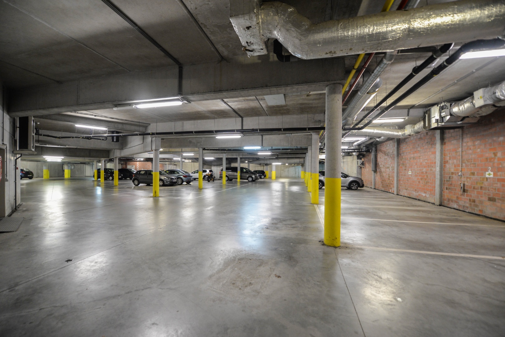 Te huur, ondergrondse autostaanplaats in het centrum van Oudenaarde - foto 2