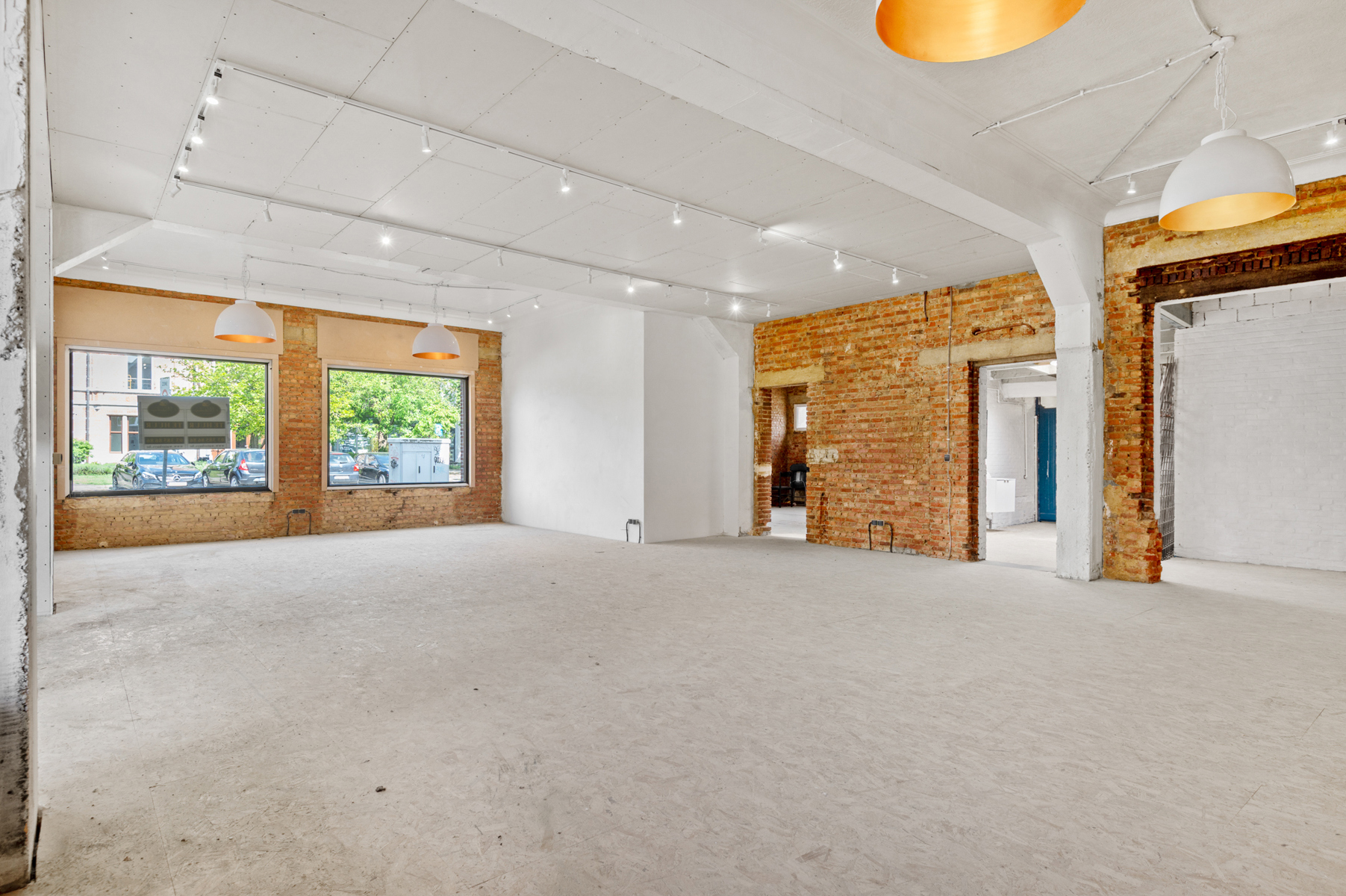Ruim handelspand van ca. 165 m² op een commerciële locatie. - foto 4