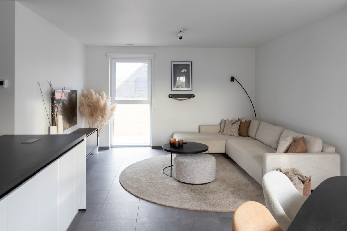 Recent modern appartement (93m²) met 2 slaapkamers, overdekt terras, kelderberging en ondergrondse autostaanplaats.  - foto 2