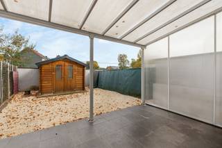 Graag bieden wij u dit gezellige appartement aan op de gelijkvloerse verdieping van een kleinschalig gebouw. Het appartement werd als volgt...