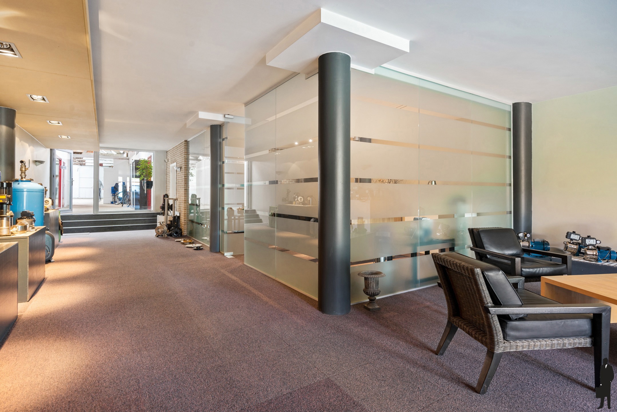 Polyvalent gebouw met handelsruimte-magazijn-kantoor-duplex - foto 5
