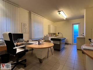 Er is praktijkruimte vrijgekomen in een medische kliniek waar reeds huisarts / esthetisch arts en vasculair chirurg hun praktijk uitoefenen...