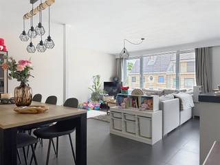 <p>Dit volledig gerenoveerd appartement ligt zeer rustig in een doodlopende straat in Grobbendonk.</p><p>Op het gelijkvloers is er een inkomhal, Je gaat verder naar boven waar de zeer ruime lichtrijke leefruimte met open keuken terug te vinden is. Op de tweede verdieping kan je 3 ruime slaapkamers, een badkamer en een zeer ruim zonnig terras.</p><p>Verder is er nog een ruime stockagekelder.</p><p>Buiten is er een grote oprit waar plaats is voor verschillende auto's met laadpaal en een garage voor 1 wagen of stockage.</p><p>EPC: 154 kWh/m² UC: 20260730-0003924732-RES-1</p><p>Wens je een gratis schatting? Vergeet dan zeker geen contact met ons op te nemen!</p><p>Wil jij meer informatie over deze woning? Bel ons dan op 016 90 10 21 of mail naar info@future-home.be.</p><p>Woongebied, Vergunning, Geen Verkavelingsvergunning, Geen Dagvaarding, Geen Voorkooprecht</p>