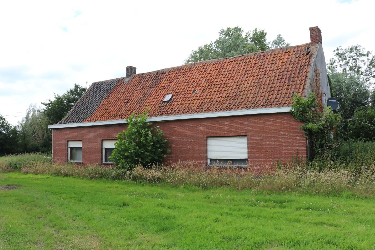Mooi gelegen te verbouwen hoevetje te koop te Lievegem op 6.000 m² - foto 5