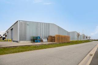 Deze casco (kantoor)ruimte van ca. 950 m² maakt deel uit van een recent en modern KMO-project gelegen aan de Ambachtsweg 14 te Gingelom, in...