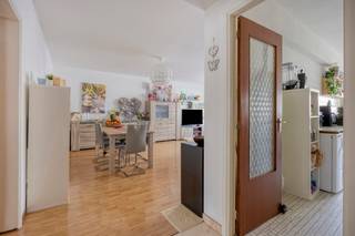 immo DAVID stelt voor: instapklaar appartement van 103 m² met terrasDit appartement op de tweede verdieping, bereikbaar via lift, biedt 103 m²...