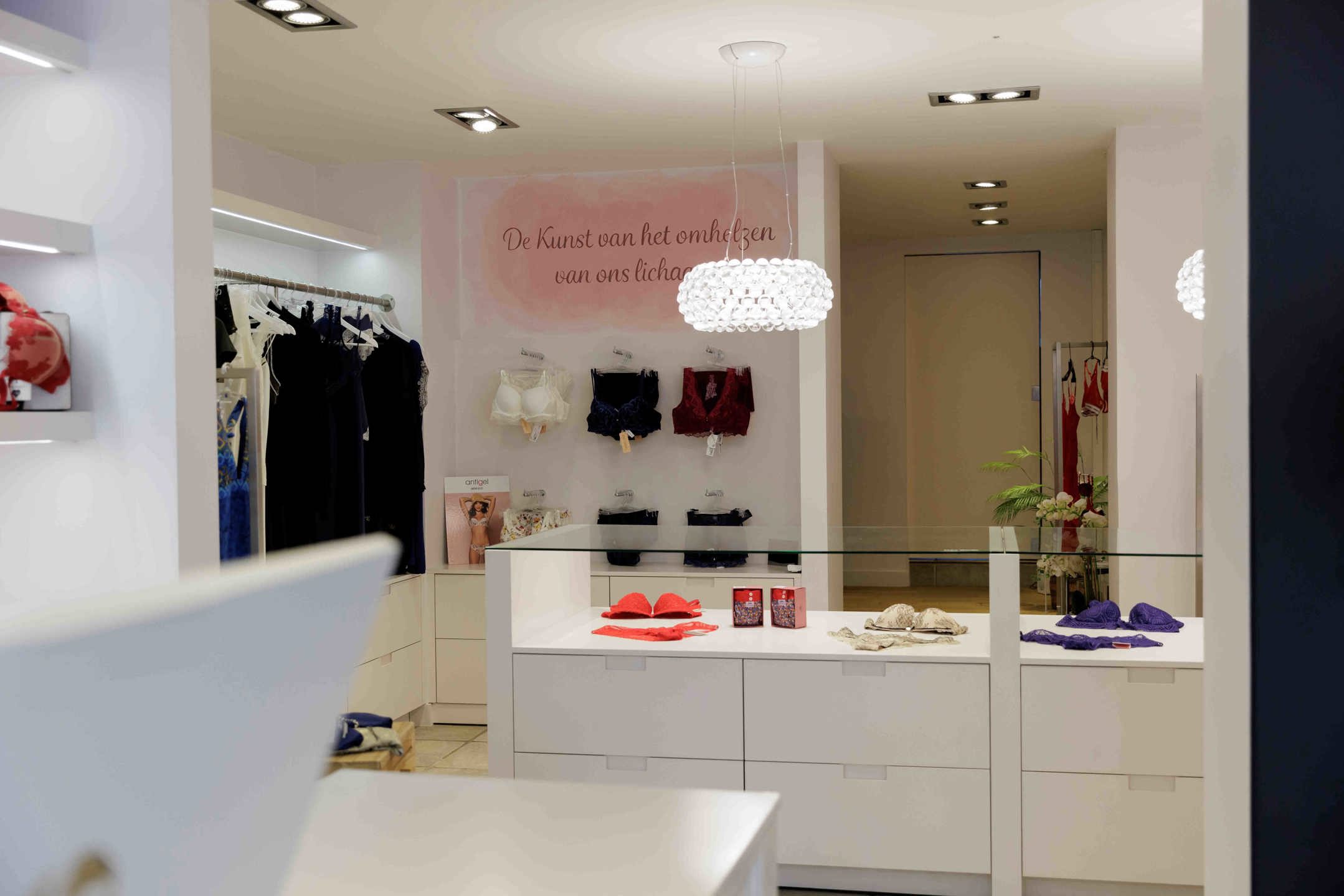 Centraal gelegen handelspand in centrum Anzegem - foto 4