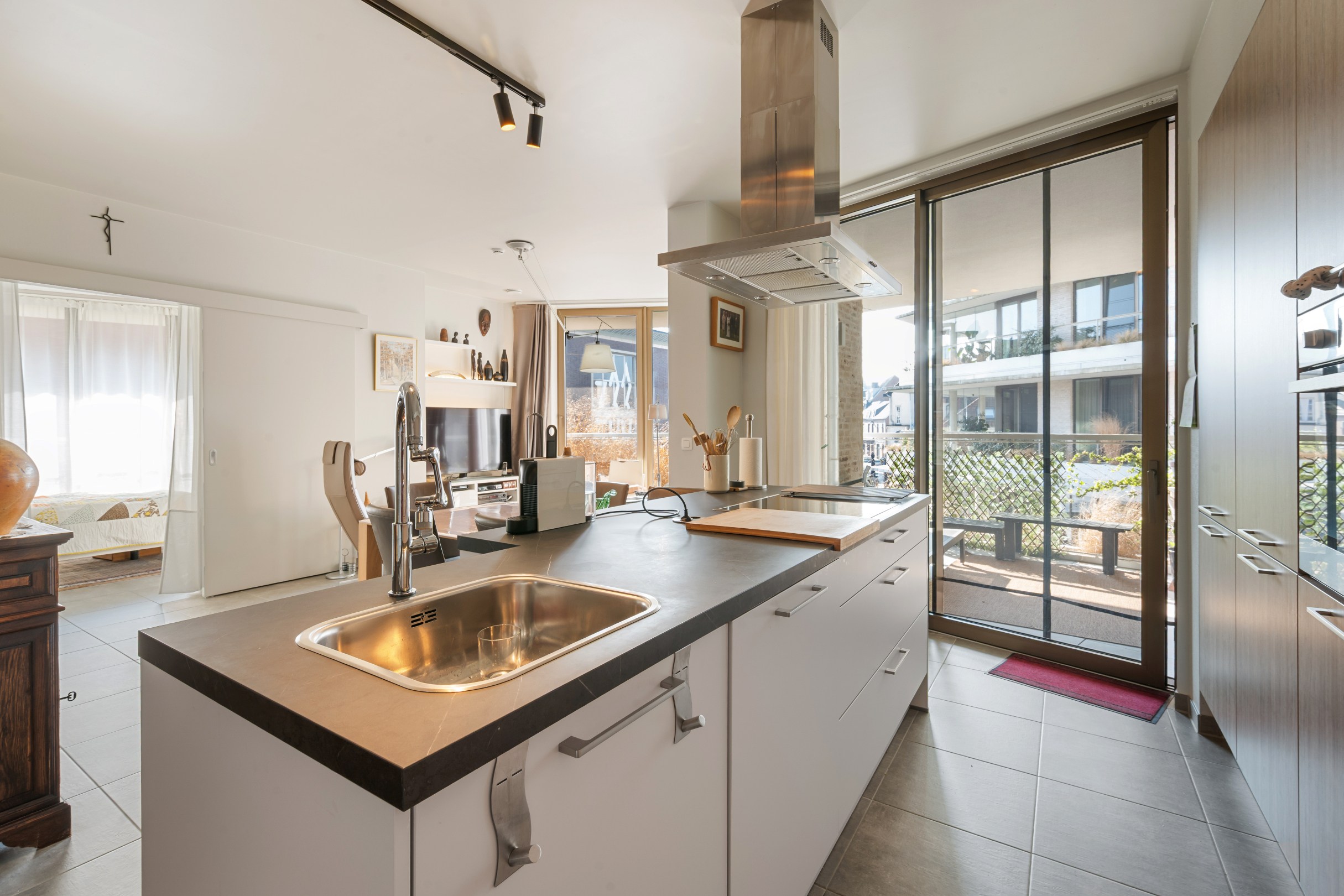 Opbrengsteigendom : recent instapklaar appartement met één slaapkamer, kelderberging en terras op toplocatie in Hasselt - foto 2