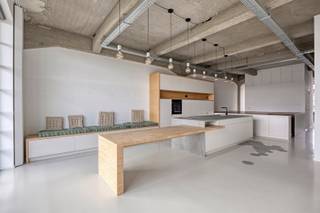 Op een boogscheut van Leuven, vlakbij het station van Herent en met vlotte toegang tot alle belangrijke invalswegen, presenteren wij met plezier...