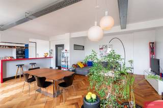 Ruim appartement met 3 slaapkamers en autostaanplaats aan het Koning AlbertparkOp een toplocatie aan de Prins Albertlei vinden we dit vintage...