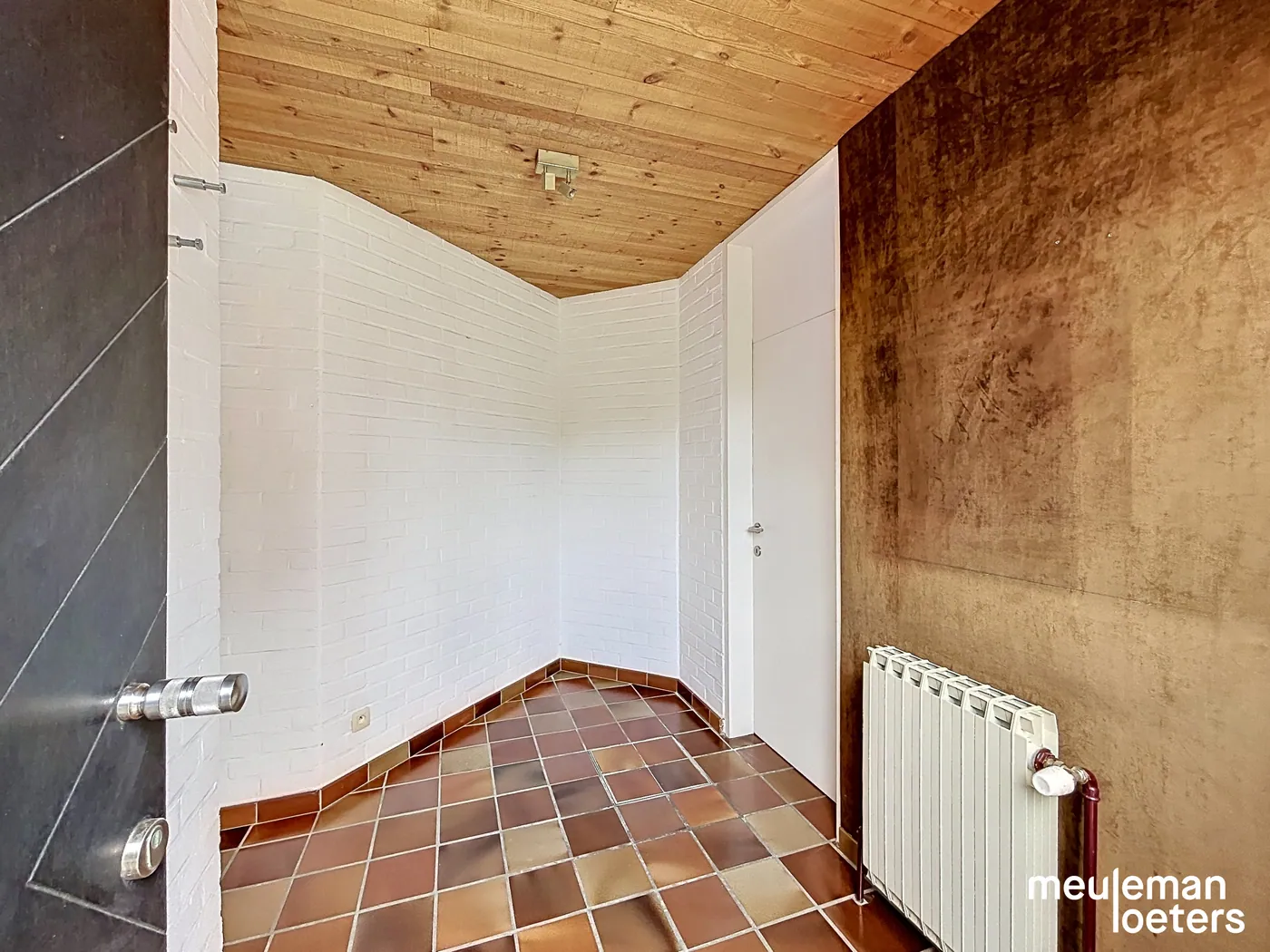 Spacious family home with 4 bedrooms and beautiful garden - photo 5
