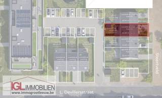 <strong>Aankoop 6% btw mogelijk onder voorwaarden!</strong><br /><br />Ben je opzoek naar een eigentijdse gezinswoning? Dan is het project Lindehof zeker iets voor u! Lindehof is een een toekomstgericht project, gebouwd met hoogstaande en duurzame materialen waardoor je voor een zeer lange tijd gerust bent.<br /><br />Deze nieuwbouwwoning met een totale bewoonbare oppervlakte van 163m² en is voorzien van 3 slaapkamers, met mogelijkheid tot uitbreiding naar 5 slaapkamers. Met zijn ruim terras van 18m² en perceel oppervlakte van 165m², is deze woning perfect voor wie op zoek is naar een comfortabele en zorgeloze woonst. <br /><br />Bij Lindehof wordt elke woning afgewerkt naar jouw wensen. Van vloer tot keuken, van badkamer tot verfijnde details. Alles is voorzien om jouw droomwoning werkelijkheid te maken.<br />Door gebruik van zonnepanelen, vloerverwarming en een warmtepomp voldoet dit appartement standaard aan de BEN-norm (Bijna Energie Neutraal) en behalen ze een E-peil van 20 of beter! Zo zit je ook op het vlak van energiezuinigheid veilig. Daardoor profiteer je het hele jaar door van een aangenaam binnenklimaat én levenslang van lage energiefacturen. Doordat dit appartement een e-peil van 20 of beter heeft, geniet u van een vermindering van 50% op de onroerende voorheffing gedurende 5 jaar. Dubbele winst dus!<br /><br />Lindehof – op de hoek van de L. Devillersstraat en Steenweg naar Alsemberg – is dé plek die eigentijds, comfortabel én betaalbaar wonen in je buurt mogelijk maakt. Alles is dichtbij: winkels, scholen, openbaar vervoer én het prachtige Hallerbos of het provinciedomein van Huizingen.<br /><br />Door zowel de locatie, afwerking en energiezuinigheid, is deze woning perfect geschikt voor eigen bewoning als voor investering.<br /><br />U hebt verder nog de mogelijkheid om een extra buiten staanplaats te kopen voor 11.000 EUR of een binnen staanplaats voor 24.000 EUR, naast de parkeermogelijkheden voor de woning..<br /><br /><strong>Aankoop 6% btw mogelijk onder voorwaarden!</strong><br /><br />Meer info of een brochure? Mis deze kans niet en maak vandaag nog een afspraak via corentin@igl.immo of +32 (0)2 378 04 44 - www.lindehof.immo