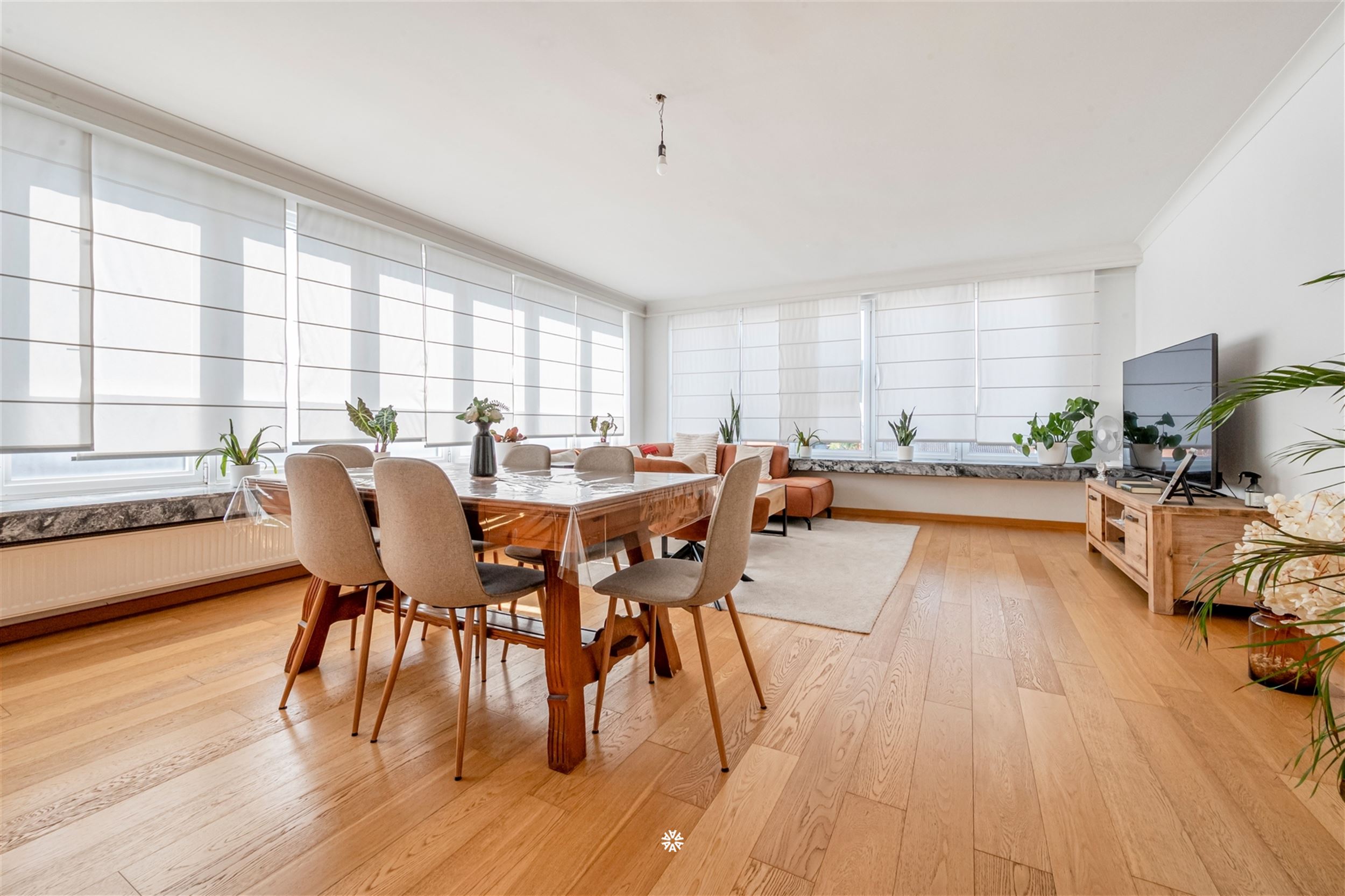 Charming 2-Bedroom Apartment in St. Niklaa - photo 4