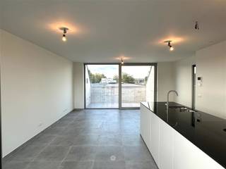 DESTELBERGEN - Ben je op zoek naar een nieuwbouw appartement met 2 slaapkamers TE HUUR in Destelbergen centrum?Dan is dit appartement misschien iets...