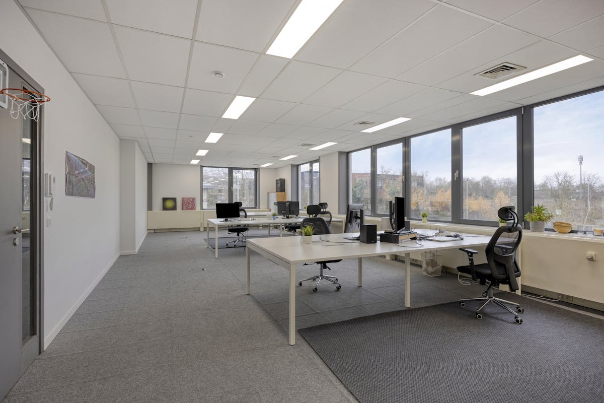 Bureau rénové avec 6 places de parking à vendre à Zaventem - photo 5