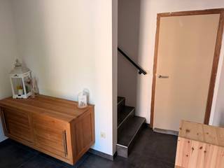 Energiezuinig huis met 3 slaapkamers en een perceel van 5,2 are te Laak, Houthalen-Helchteren.<br /><br />Bewoonbare oppervlakte: 144 m².<br /><br />Indeling woning:<br />Gelijkvloers:<br />- Inkomhal met apart toilet<br />- Open leefruimte met keuken, uitzicht op de tuin<br />- Berging<br /><br />Verdieping:<br />- 3 ruime slaapkamers met rolluiken<br />- Badkamer met douche en toilet<br /><br />Troeven:<br />- EPC A<br />- 18 Zonnepanelen (7600 Wp)<br />- Rustige ligging<br />- Mooi ruim perceel met veel groen rondom<br />- Vlakbij het centrum<br />- Wandelafstand school<br />- Regenwaterput<br />- Doodlopende fietsstraat<br />- Goede bereikbaarheid naar Genk, Hasselt, …<br /><br />Bel of mail ons gerust als je interesse hebt of als je bijkomende vragen hebt!<br />Je kan ook meer gegevens vinden op https://huistekoophouthalen.be/