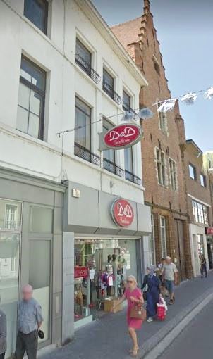 Commercieel pand te koop in het centrum van Diest.De gelijkvloerse oppervlakte bedraagt ca. 130 m² en de gevelbreedte bedraagt ca. 6 m. De...