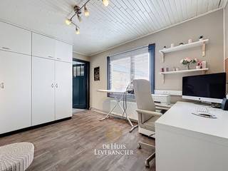 In hartje Lint vind je deze karaktervolle herenwoning, waar charme en ruimte centraal staan. De statige gevel met het bouwjaar 1911 verraadt...