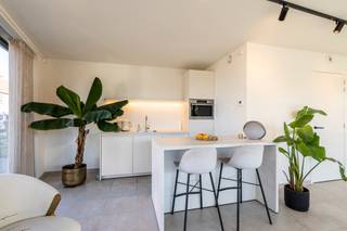 Energiezuinig handelspand met parking, op topligging in het centrum van PoppelDeze recente en instapklare handelsruimte van ca. 60 m² combineert...